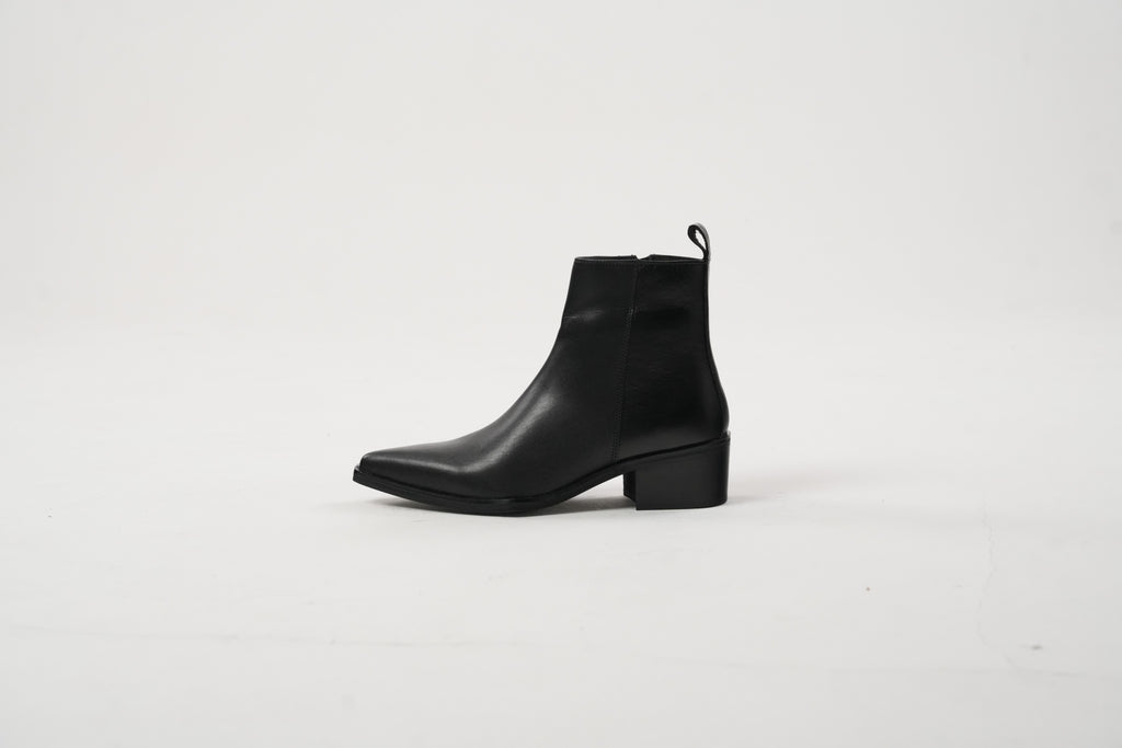 Obsidian Calfskin Boots