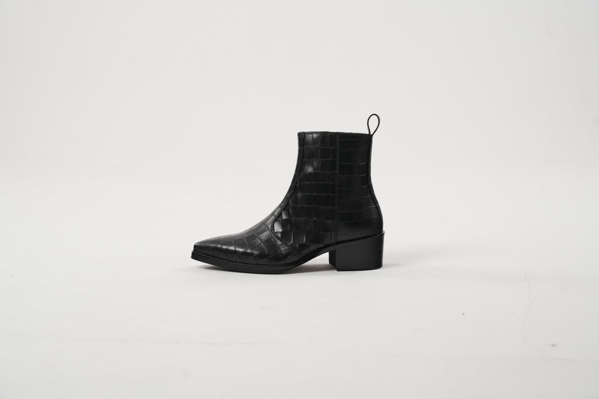 Onyx Gavial Boots