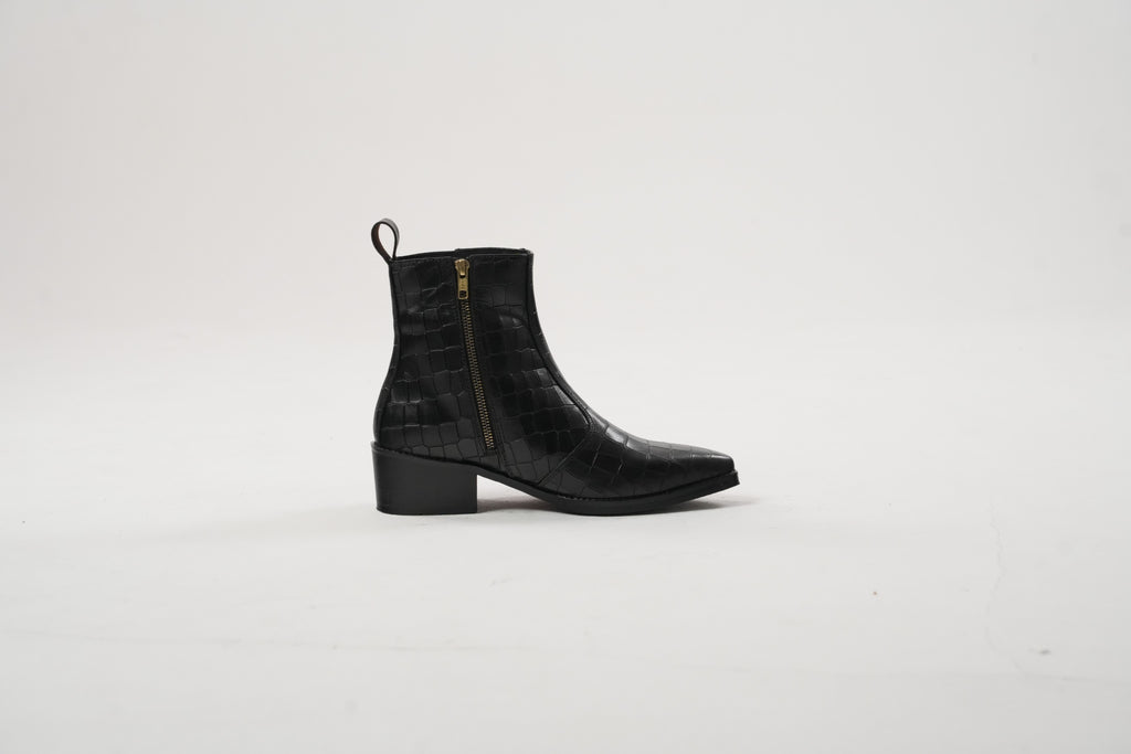Onyx Gavial Boots