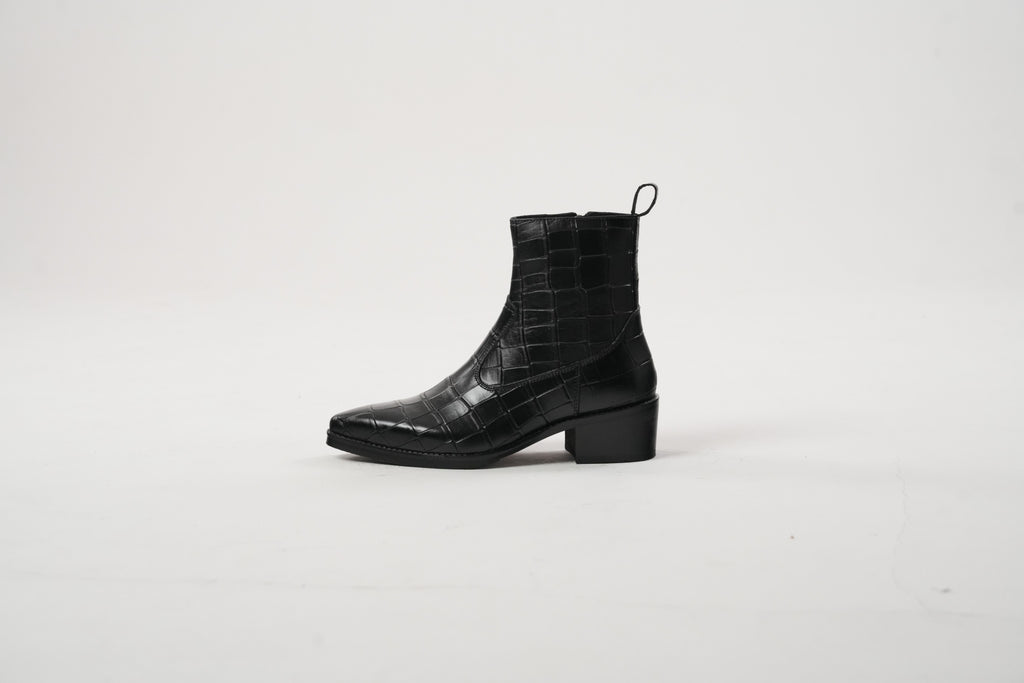 Onyx Cuvier Boots