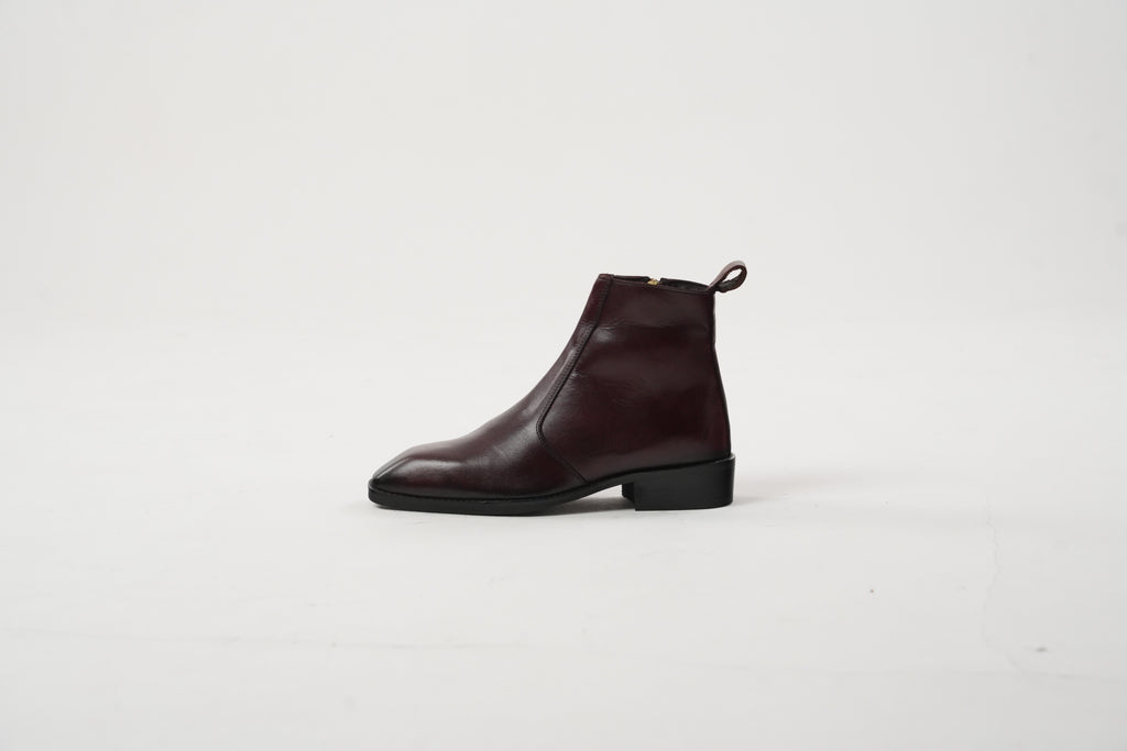 Burgundy Calfskin Chisel toe Boots