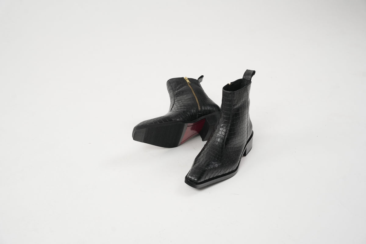 Onyx Caiman Chisel Toe Boots