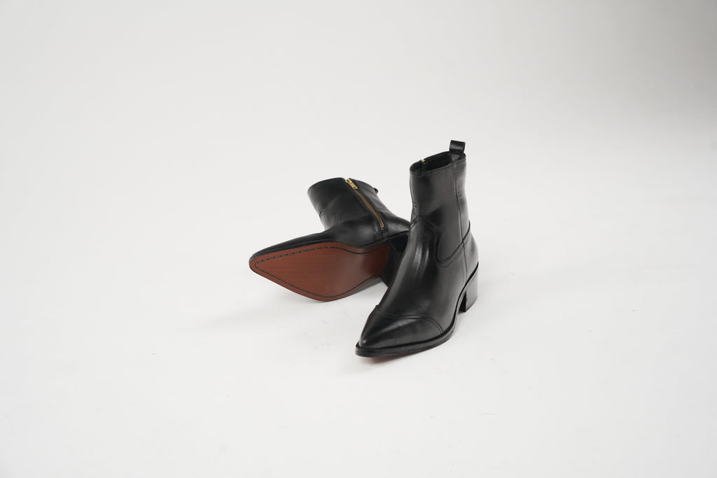 Onyx Calfskin Tennessee Boots