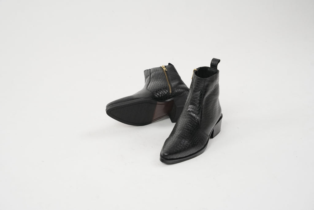 Onyx Caiman Boots